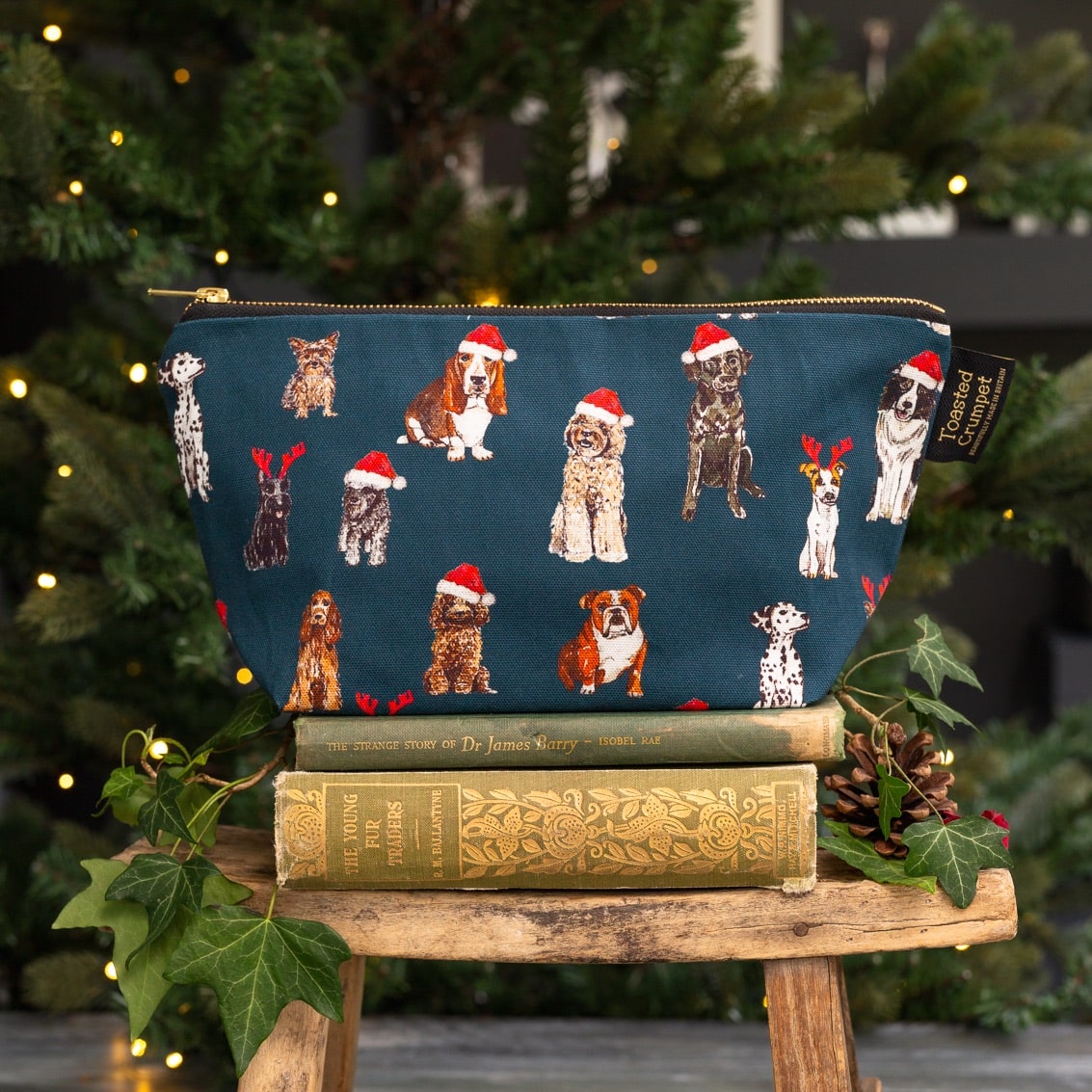 Christmas Dogs Wash/Make Up Bag