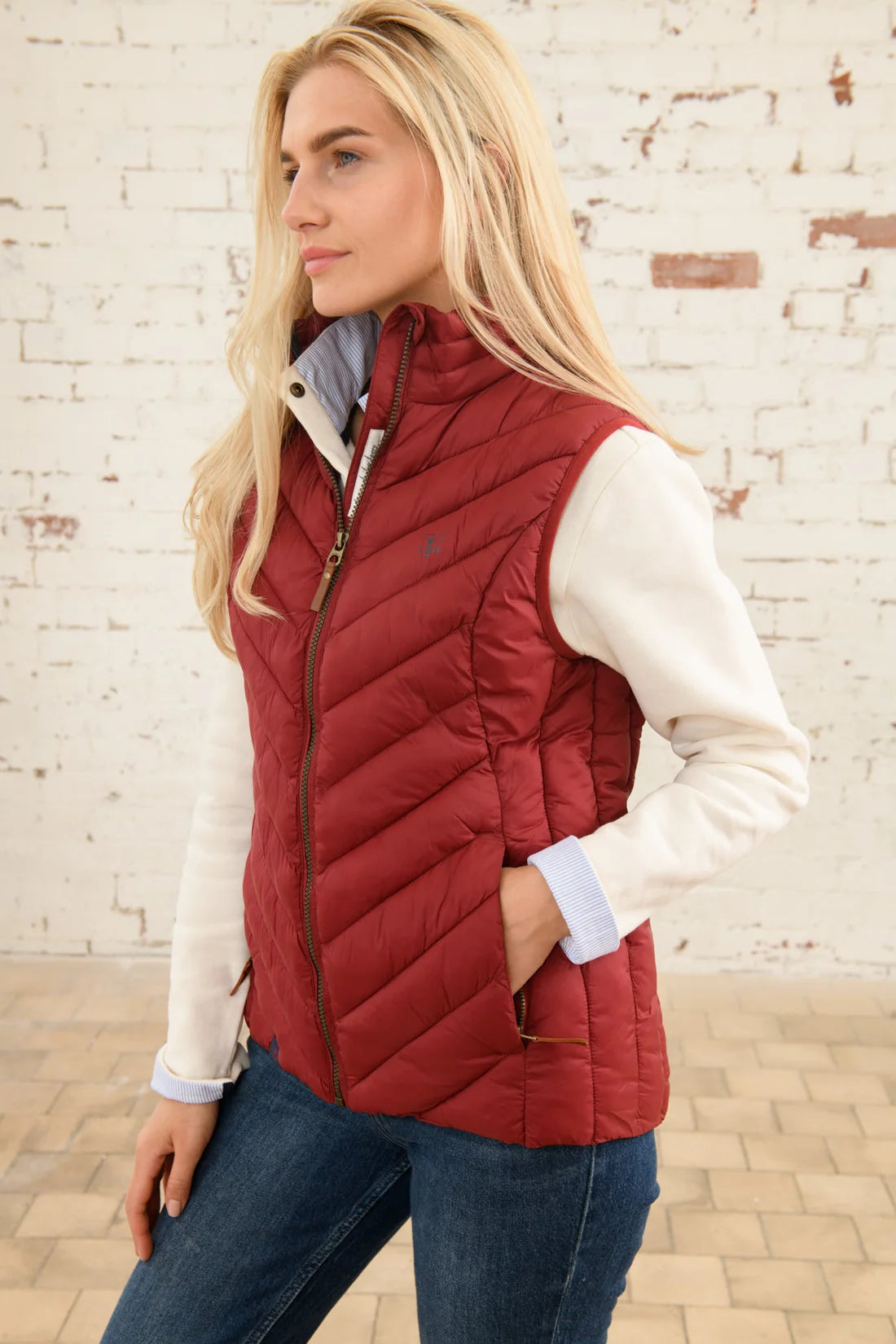 Lighthouse Clothing Laurel Gilet - Maroon